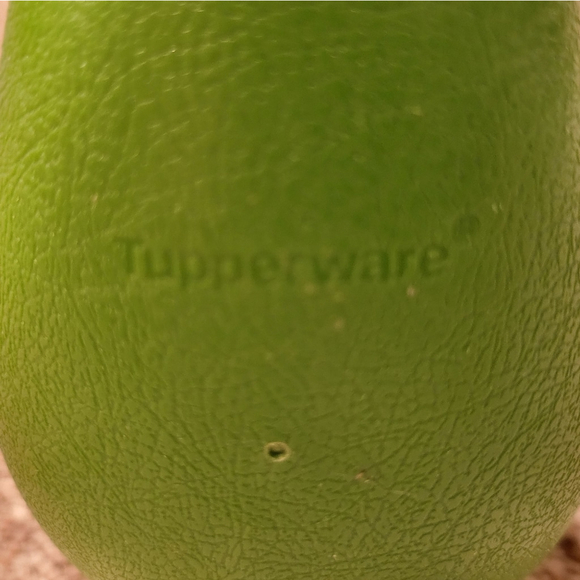 Tupperware Avocado Keeper Green 6358A-4 Storage - Picture 3 of 6
